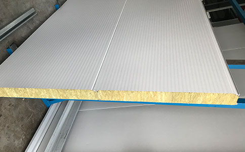 橫裝夾芯板在安裝過程中需要注意哪些細節(jié)？